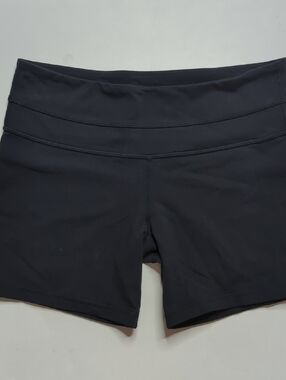 Lululemon Groove Shorts Black Size 6 W7190S